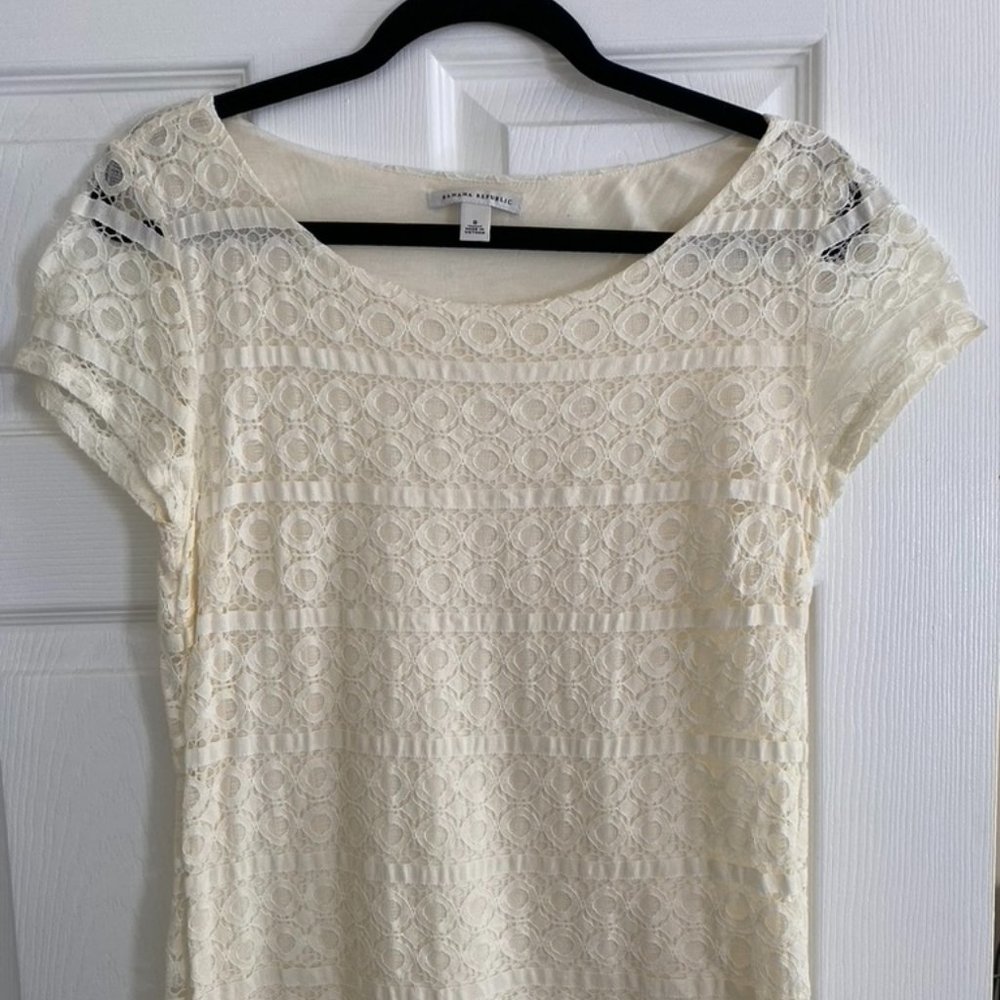Banana Republic Short Sleeved Top Size 8